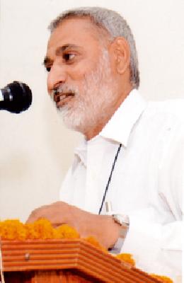 Prioritize national development rather than profit math | नफ्याच्या गणितापेक्षा राष्ट्रीय विकासाला प्राधान्य द्यावे