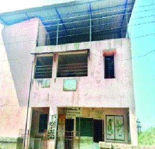 Lack of teacher in Urdu school | उर्दू शाळेत शिक्षकाची उणीव Lack of teacher in Urdu school | उर्दू शाळेत शिक्षकाची उणीव