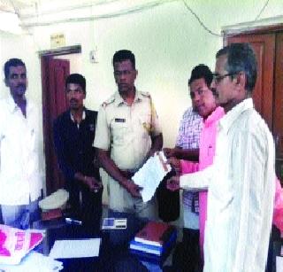 Exclude the unauthorized appointee | विनापरवाना आॅटोरिक्षा हद्दपार करा