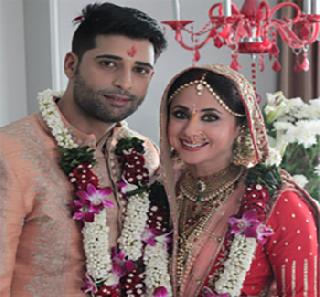 After the marriage of Preity Zinta, Urmila Matondkar married | प्रिती झिंटा पाठोपाठ उर्मिला मातोंडकर विवाहबद्ध After the marriage of Preity Zinta, Urmila Matondkar married | प्रिती झिंटा पाठोपाठ उर्मिला मातोंडकर विवाहबद्ध