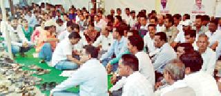 Salarpati Sword on protesters | आंदोलकांवर वेतनकपातीची तलवार Salarpati Sword on protesters | आंदोलकांवर वेतनकपातीची तलवार