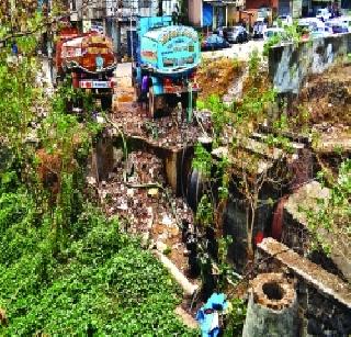 Tanker | टँकरमाफिया पळवताहेत पाणी