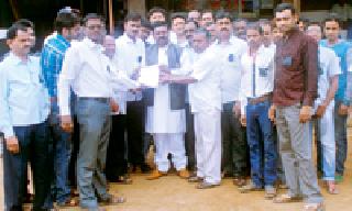 Parliament attack | खासदारांना केला घेराव