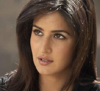 Katrina in search of a new house | कतरिना नव्या घराच्या शोधात Katrina in search of a new house | कतरिना नव्या घराच्या शोधात