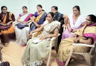 And the President of the Nation has canceled the women's event | अन् नगराध्यक्षांनी केला महिला दिनाचा कार्यक्रम रद्द And the President of the Nation has canceled the women's event | अन् नगराध्यक्षांनी केला महिला दिनाचा कार्यक्रम रद्द