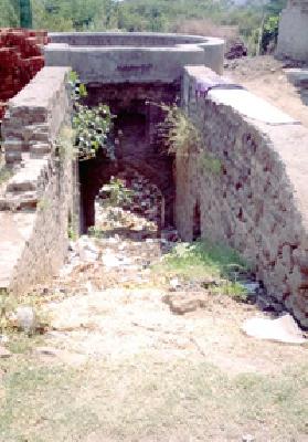 Historical Bhosalean wells ignore archaeological heritage | ऐतिहासिक भोसलेकालीन विहिरीकडे पुरातत्त्वचे दुर्लक्ष