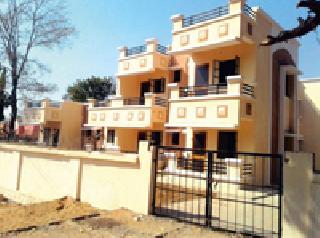 Waiting for the inauguration of the police house ... | पोलिसांच्या निवासस्थानाला उद्घाटनाची प्रतीक्षा...