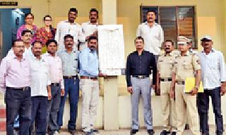 Fabrication of Gold Gold | बनावट सोने विकणारी टोळी जेरबंद