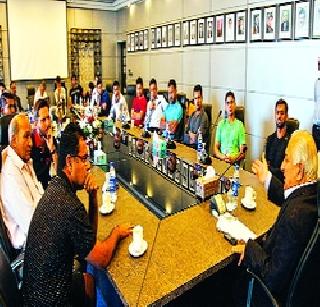 Pak signals 'green signal' | पाक संघाला ‘ग्रीन सिग्नल’ Pak signals 'green signal' | पाक संघाला ‘ग्रीन सिग्नल’