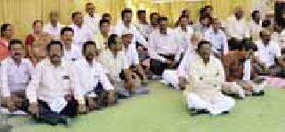 Elementary teachers assembled for various demands | विविध मागण्यांसाठी एकवटले प्राथमिक शिक्षक