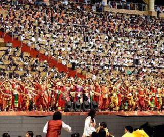 Art of stealing in 'Art of Living' | 'Art of Living' मध्ये 'Art of Stealing' चा धुमाकूळ Art of stealing in 'Art of Living' | 'Art of Living' मध्ये 'Art of Stealing' चा धुमाकूळ