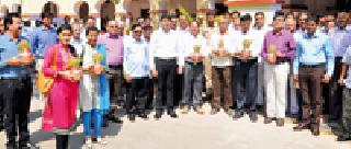 Perform a periodic program for water use agencies | पाणीवापर संस्थांचा कालबद्ध कार्यक्रम राबवा Perform a periodic program for water use agencies | पाणीवापर संस्थांचा कालबद्ध कार्यक्रम राबवा