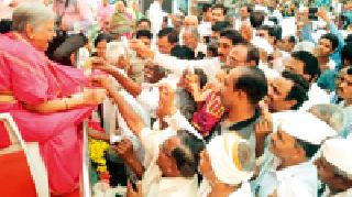 Do not look at women as female or as a mother | स्त्रियांकडे मादी म्हणून नव्हे माय म्हणून बघा Do not look at women as female or as a mother | स्त्रियांकडे मादी म्हणून नव्हे माय म्हणून बघा