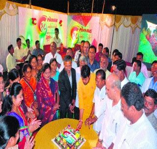 Lokmat Akola version of the anniversary celebrations | लोकमत अकोला आवृत्तीचा वर्धापन दिन सोहळा थाटात