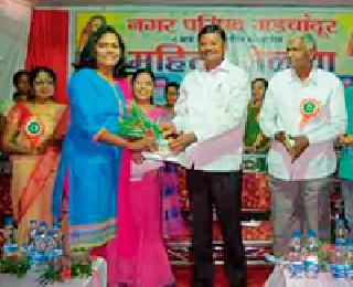 Women should work with Savitribai's inspiration - Subhash Doute | महिलांनी सावित्रीबार्इंची प्रेरणा घेऊन कार्य करावे -सुभाष धोटे