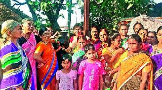 Peth Savitri's Junk service | पेठच्या सावित्रींची जलसेवा