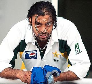 .. and Shoaib Akhtar's patience is set | ..आणि शोएब अख्तरचा संयम सुटला