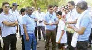 Hundreds of young men and women ran for awareness | जलजागृतीसाठी शेकडो युवक-युवती धावल्या