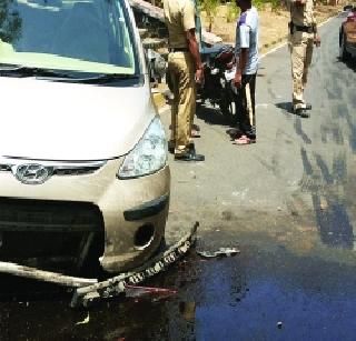 Accident due to car stunts | कारच्या स्टंटमुळे होताहेत अपघात Accident due to car stunts | कारच्या स्टंटमुळे होताहेत अपघात