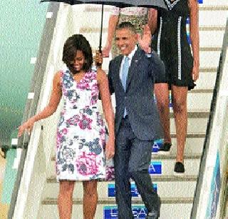 Welcome to the rain, deserted streets | पाऊस, निर्मनुष्य रस्त्यांनी केले ओबामांचे स्वागत Welcome to the rain, deserted streets | पाऊस, निर्मनुष्य रस्त्यांनी केले ओबामांचे स्वागत