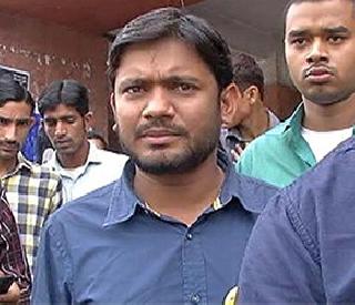 Kanhaiya Kumar took Rahul Gandhi's visit | कन्हैय्या कुमारने घेतली राहुल गांधींची भेट Kanhaiya Kumar took Rahul Gandhi's visit | कन्हैय्या कुमारने घेतली राहुल गांधींची भेट