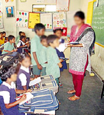 A thousand teachers will be extra? | एक हजारवर शिक्षक अतिरिक्त ठरणार?