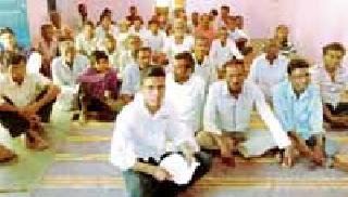 The determination of non-farming of peasant farmers | सुकळीतील शेतकऱ्यांचा शेती न पेरण्याचा निर्धार The determination of non-farming of peasant farmers | सुकळीतील शेतकऱ्यांचा शेती न पेरण्याचा निर्धार