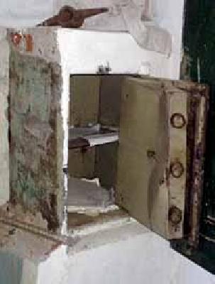 Stolen at Lakhandur Post Office | लाखांदूर डाक कार्यालयात चोरी