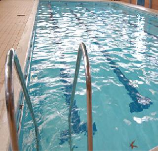 The decision to swap the swimming pool is finally rotated | जलतरण तलाव बंदचा निर्णय अखेर फिरविला The decision to swap the swimming pool is finally rotated | जलतरण तलाव बंदचा निर्णय अखेर फिरविला