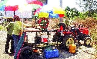 Rushing customer's crowd | रसवंतीत ग्राहकांची गर्दी