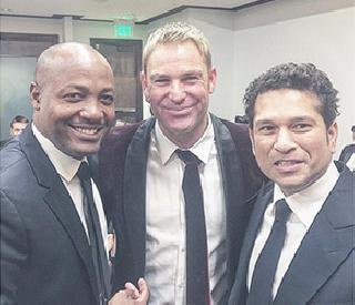 The biggest self-defense ever made in the cricket world | क्रिकेट जगतातील आतापर्यंतचा सर्वात भारी सेल्फी The biggest self-defense ever made in the cricket world | क्रिकेट जगतातील आतापर्यंतचा सर्वात भारी सेल्फी