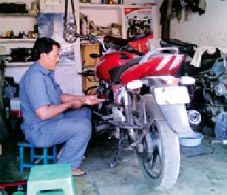 Self employment training for 4 thousand workers | चार हजार रोहयो मजुरांना स्वयंरोजगार प्रशिक्षण Self employment training for 4 thousand workers | चार हजार रोहयो मजुरांना स्वयंरोजगार प्रशिक्षण