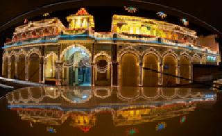 Flamingo on 'Poddareshwar': | ‘पोद्दारेश्वर’वर रोषणाई : Flamingo on 'Poddareshwar': | ‘पोद्दारेश्वर’वर रोषणाई :