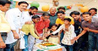 Keep the example of the great men in front of you | थोरपुरूषांचे आदर्श डोळ्यासमोर ठेवा Keep the example of the great men in front of you | थोरपुरूषांचे आदर्श डोळ्यासमोर ठेवा