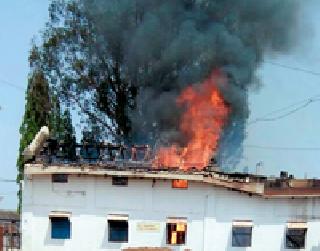 Firearms in National School | राष्ट्रीय विद्यालयात आगीचे तांडव Firearms in National School | राष्ट्रीय विद्यालयात आगीचे तांडव