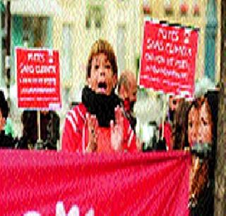 The crime committed by prostitution is prostitution | वेश्यागमन करणे हा फ्रान्सने ठरविला गुन्हा The crime committed by prostitution is prostitution | वेश्यागमन करणे हा फ्रान्सने ठरविला गुन्हा