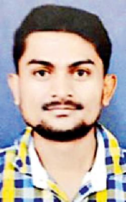 I have no dream of landless parents | माझ्यासाठी भूमिहीन झालेल्या आई-वडिलांची स्वप्नपूर्ती I have no dream of landless parents | माझ्यासाठी भूमिहीन झालेल्या आई-वडिलांची स्वप्नपूर्ती