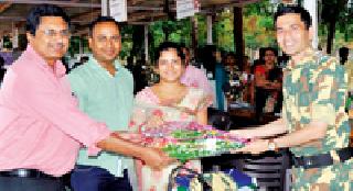 The Superintendent of Police honored the city president | पोलीस अधीक्षकांचा नगराध्यक्षांकडून सत्कार The Superintendent of Police honored the city president | पोलीस अधीक्षकांचा नगराध्यक्षांकडून सत्कार