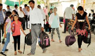 42 flowers ... sparked! | ४२ फुले... उमलून आलेली! 42 flowers ... sparked! | ४२ फुले... उमलून आलेली!