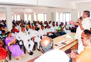 Discuss on the planning of the Shiv Sena meeting | शिवसेना बैठकीत शिबिराच्या नियोजनावर चर्चा