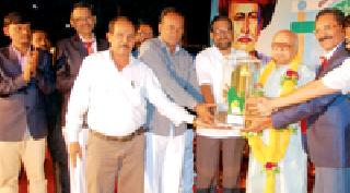 India is on the threshold of anarchy | भारत देश अराजकतेच्या उंबरठ्यावर India is on the threshold of anarchy | भारत देश अराजकतेच्या उंबरठ्यावर