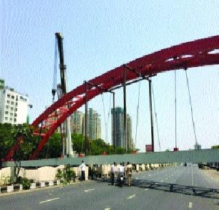 Roadblocks for pedestrians | पादचारी पुलाकरिता ‘रस्ताब्लॉक’ Roadblocks for pedestrians | पादचारी पुलाकरिता ‘रस्ताब्लॉक’