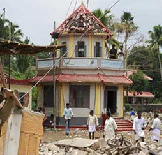 Explosives were seized from 3 cars near Puttingin temple | पुत्तिंगल मंदिराजवळ 3 कारमधून स्फोटकं जप्त Explosives were seized from 3 cars near Puttingin temple | पुत्तिंगल मंदिराजवळ 3 कारमधून स्फोटकं जप्त