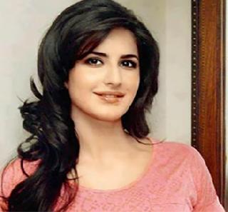 The Katrina Kapoor family dropped from the Woots App Group | कॅटरिनाला कपूर कुटुंबाच्या व्हॉटस अॅप ग्रुपवरुन डच्चू The Katrina Kapoor family dropped from the Woots App Group | कॅटरिनाला कपूर कुटुंबाच्या व्हॉटस अॅप ग्रुपवरुन डच्चू