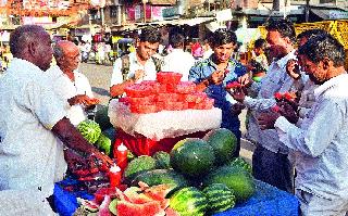 The mercury hits the 40s | पारा चाळीशीकडेउन्हाचा तडाखा