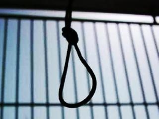 The execution of the boy's daughter's murder is hanging | पोटच्या मुलीचा खून करणाऱ्याला फाशी The execution of the boy's daughter's murder is hanging | पोटच्या मुलीचा खून करणाऱ्याला फाशी