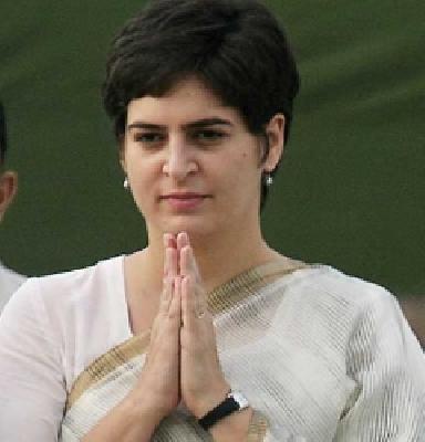 BJP government did not deal to reduce fares - Priyanka Gandhi | भाजप सरकारकडे भाडं कमी करण्यासाठी सौदा केला नाही- प्रियंका गांधी
