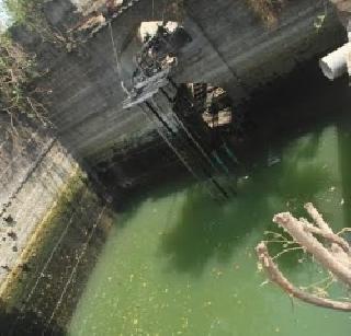 Lathekar's life partner became 'Haiderkhan' | ‘हैदरखान’ बनली लातूरकरांची जीवनदायिनी Lathekar's life partner became 'Haiderkhan' | ‘हैदरखान’ बनली लातूरकरांची जीवनदायिनी