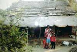 And on her death the siblings were orphaned | अन् तिच्या मृत्यूने भावंडं झाली अनाथ