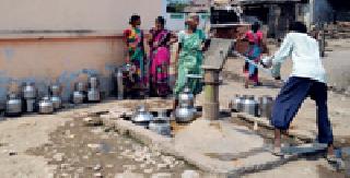 Woe for water in villages in Veculi area | वेकोलि परिसरातील गावांत पाण्यासाठी हाहाकार